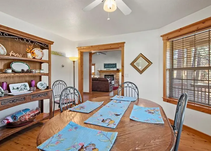 Cozy Family Cabin Deck & Fire Table Sleeps 10 * Flagstaff