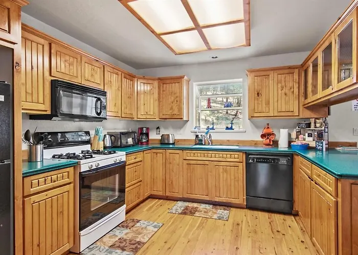 Cozy Family Cabin Deck & Fire Table Sleeps 10 * Flagstaff