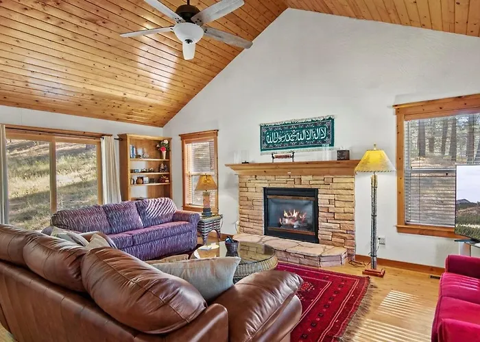 Holiday home Cozy Family Cabin Deck & Fire Table Sleeps 10 *
