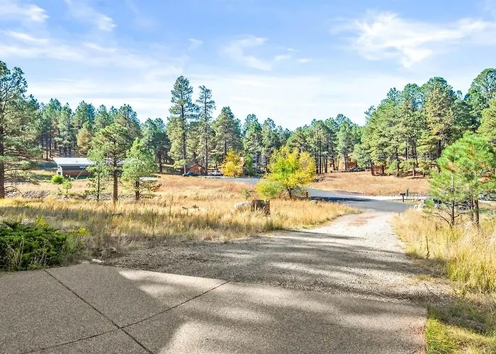 Cozy Family Cabin Deck & Fire Table Sleeps 10 Holiday home Flagstaff