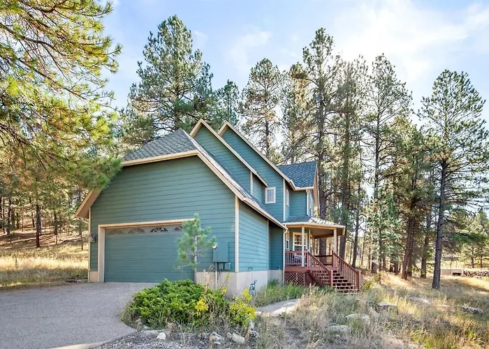 Holiday home Cozy Family Cabin Deck & Fire Table Sleeps 10 Flagstaff